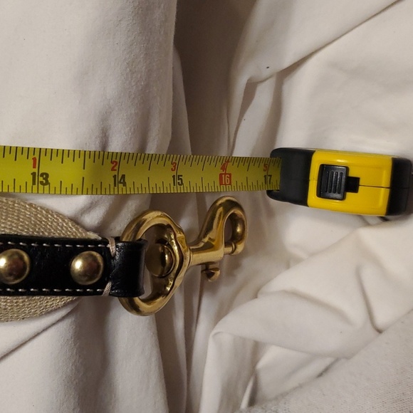 Coach: black moon-shaped bag. - Picture 15 of 16